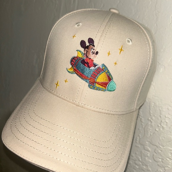 Walt Disney World Mickey Mouse Play in the Park Astro Orbiter Cream Hat - Picture 1 of 7